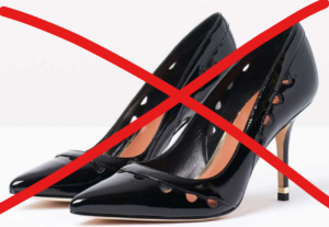 scarpe coi tacchi vietate